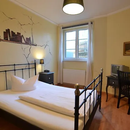 Gaestehaus Seraphinum Inn