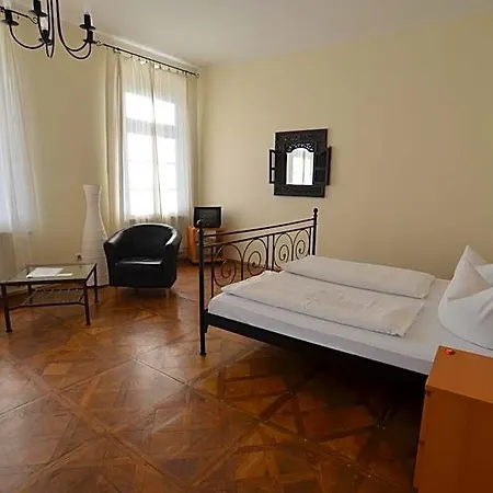 Han/Misafirhane Gaestehaus Seraphinum Dresden