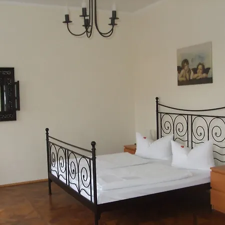 Gaestehaus Seraphinum 3*